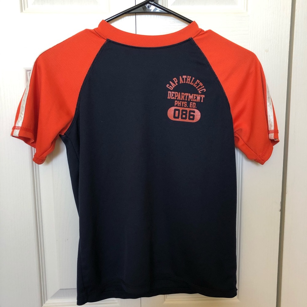 Gap T shirt